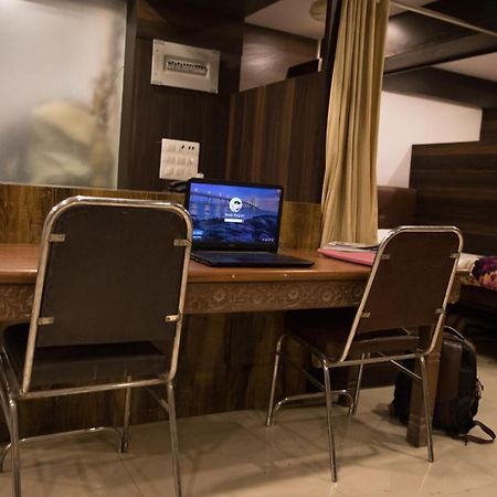 Hotel Alibaba Mumbai Exteriör bild