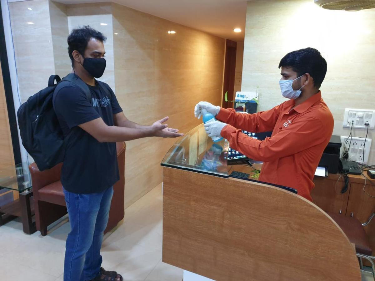 Hotel Alibaba Mumbai Exteriör bild