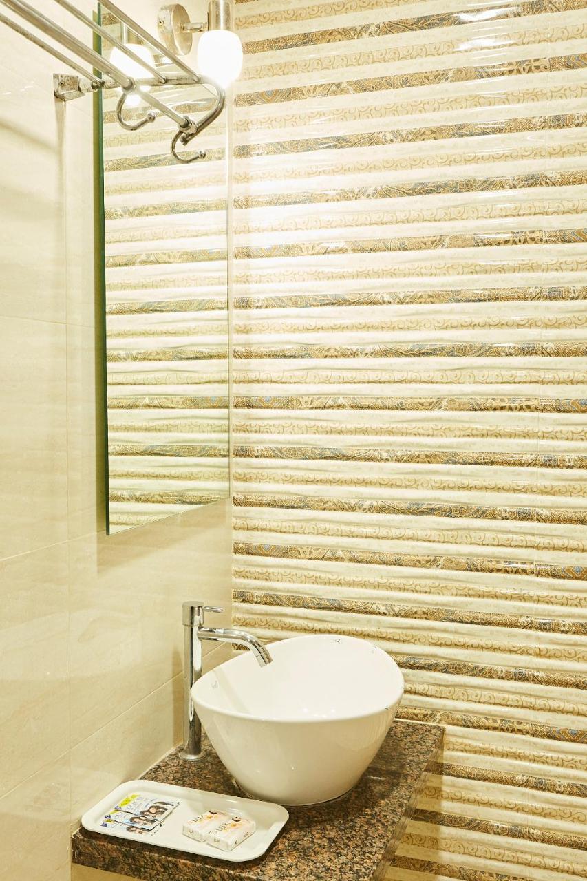 Hotel Alibaba Mumbai Exteriör bild