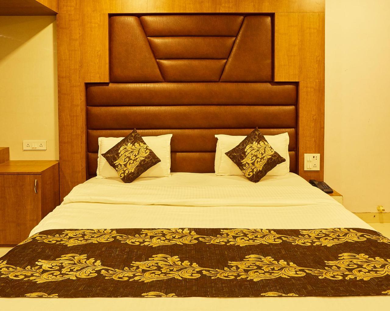 Hotel Alibaba Mumbai Exteriör bild