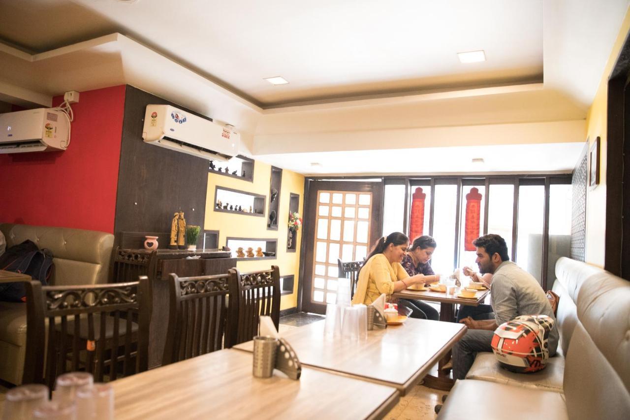 Hotel Alibaba Mumbai Exteriör bild