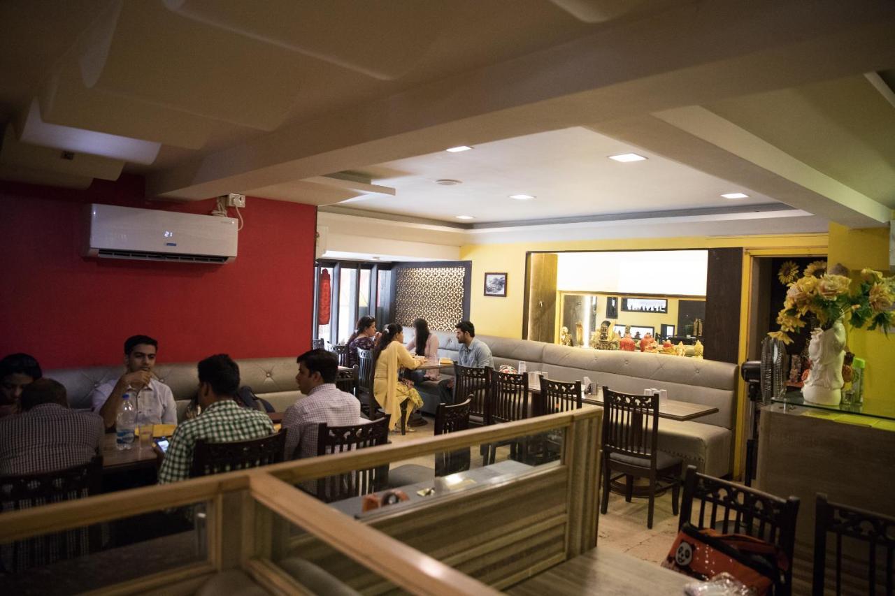 Hotel Alibaba Mumbai Exteriör bild