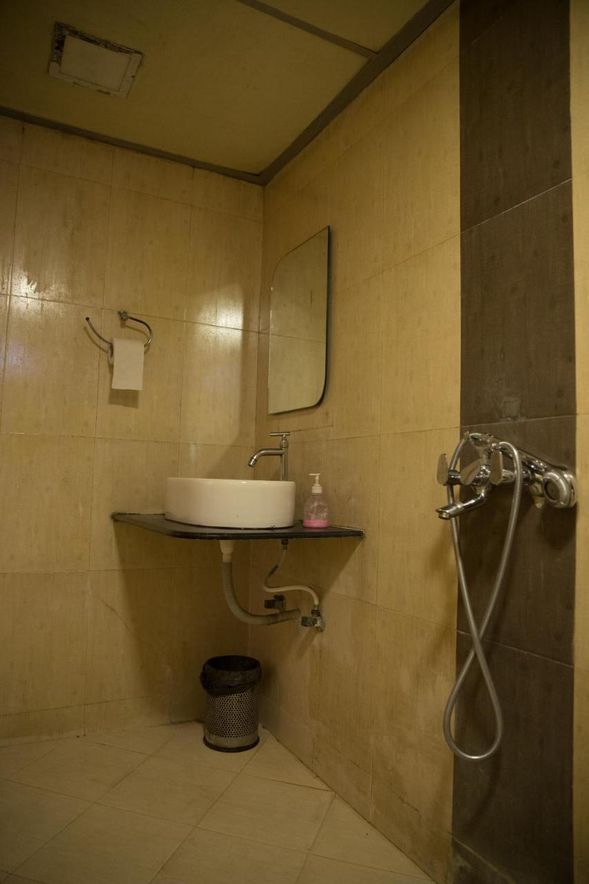 Hotel Alibaba Mumbai Exteriör bild