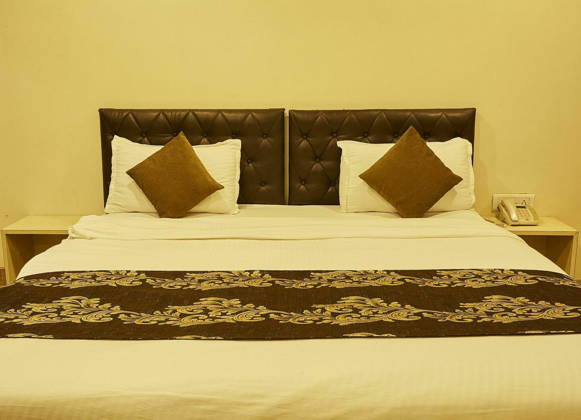 Hotel Alibaba Mumbai Exteriör bild